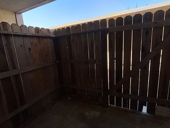 4th image of 1301-1347 S Court St #1331
