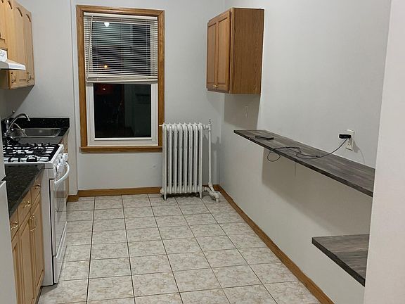 5th image of 147 Elm Ave #2W