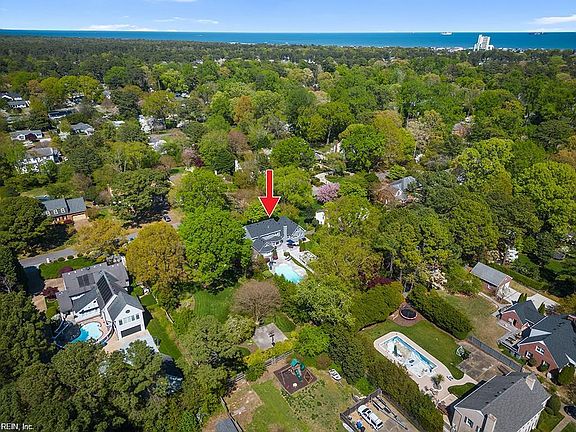 2nd image of 1005 Ditchley Rd