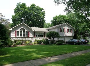 320 Merritt Dr, Oradell, NJ 07649