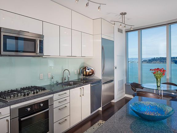 3rd image of 338 Spear St Unit 26D