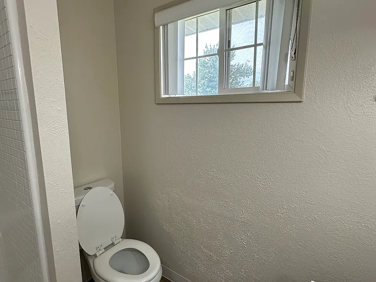 2405 SW Marshall Ave — Photo 22