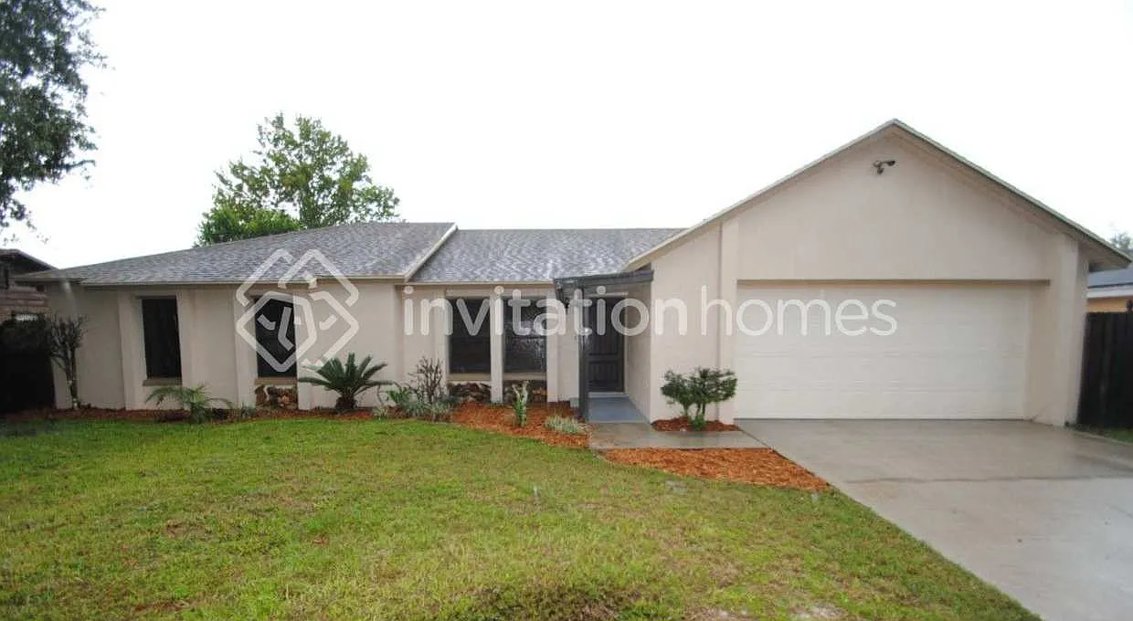 2469 Sheffield Dr Deltona, FL 32738 — Photo 1