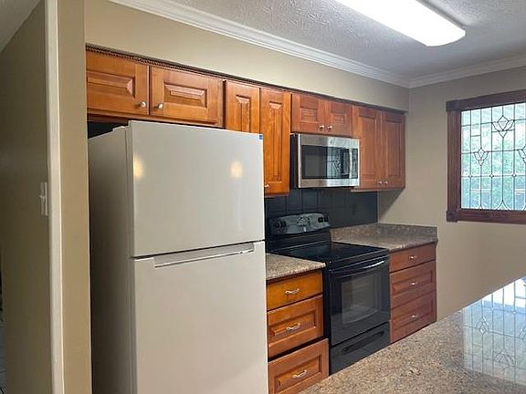 2nd image of 2916 Roosevelt Blvd APT C
