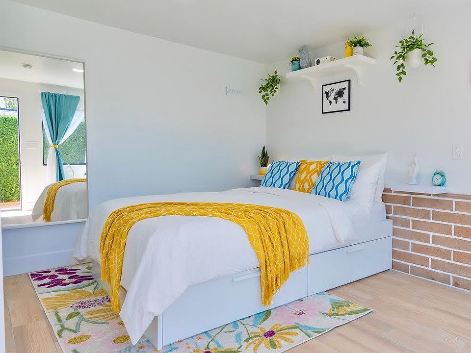 Comes with Queen bed with built-in drawers for plenty with storage.
