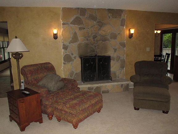 5th image of 6825 Lake Dr