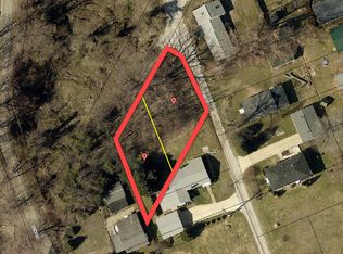 35 Harrington Pt Pk, Conneaut, OH 44030