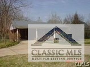 137 Sims Dr, Winder, GA 30680