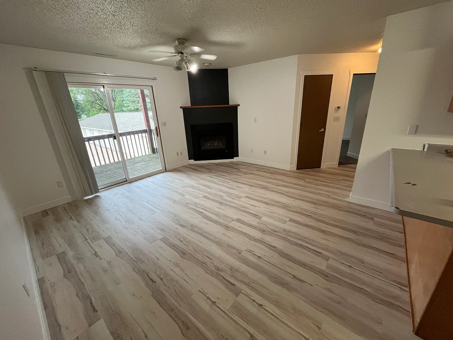 2 bed, 880 sqft, $1,200 — Photo 1