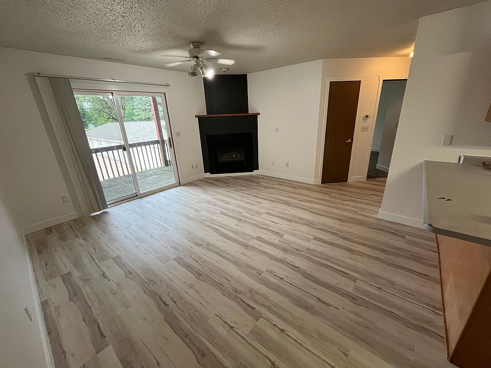 1st image of 127 Northridge Dr #127