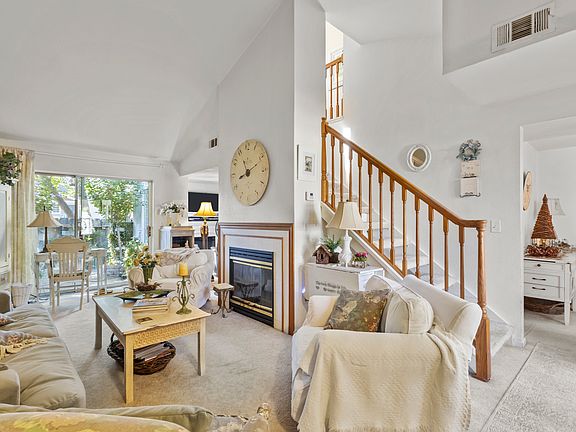 5th image of 11433 Columbia Village Dr