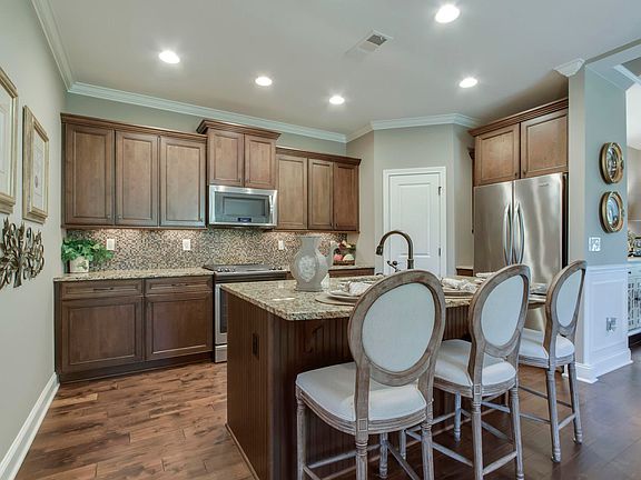 5th image of 803 Briarstone Ln