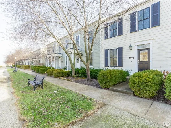 3233 S Civic Green Way, Saint Charles, MO 63301