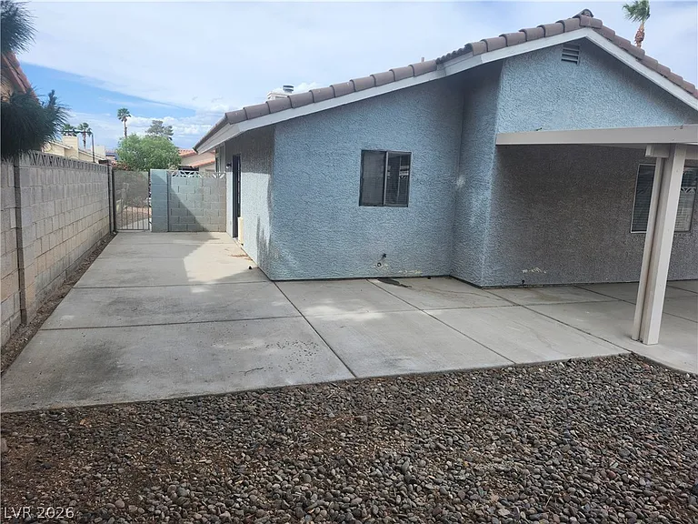 7329 Lattimore Dr — Photo 22