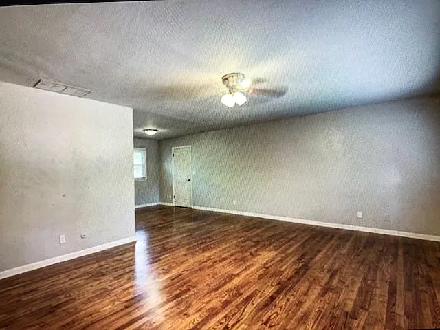 2203 W Admiral Ave — Photo 3