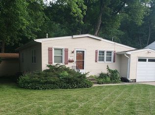 628 Waverly Rd, Davenport, IA 52804