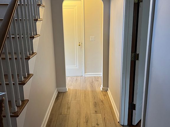 4th image of 128 Forest Ave #1