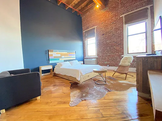 Rented by Dream Space Realty | media 7