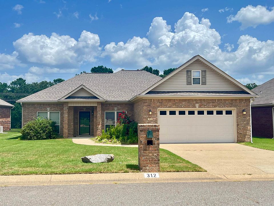 1st image of 312 Willow Bend Cir