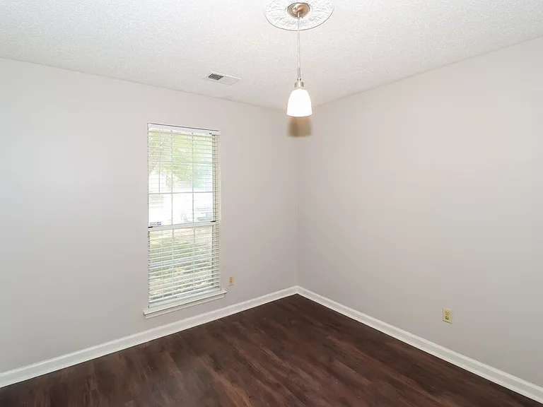 5686 Richburg Ave — Photo 6