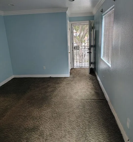 10516 Avalon Blvd — Photo 10