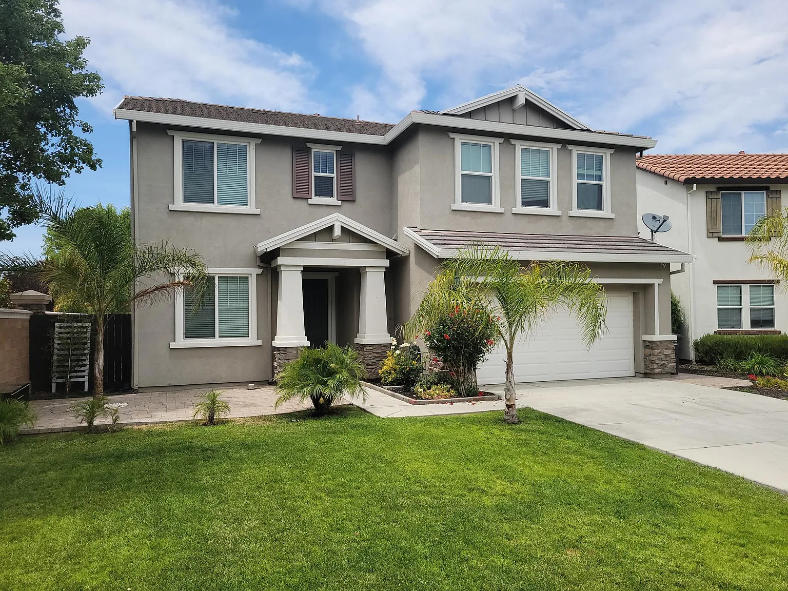 498 Shannon Way photo 1