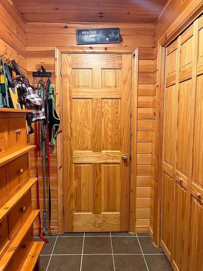 Winter Getaway Log Cabin in Meredith, NH 2 Bed / 2 Bath (Large, Cozy, Woodsy!) — Photo 2