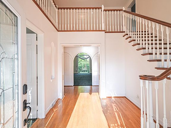 3rd image of 45 Orchard Dr