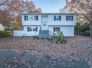 6 Bay Shore Rd, West Islip, NY 11795