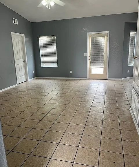 5295 Imperial Dr — Photo 3