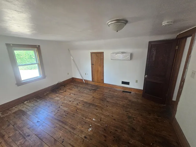 2205 Larchwood St NE — Photo 10