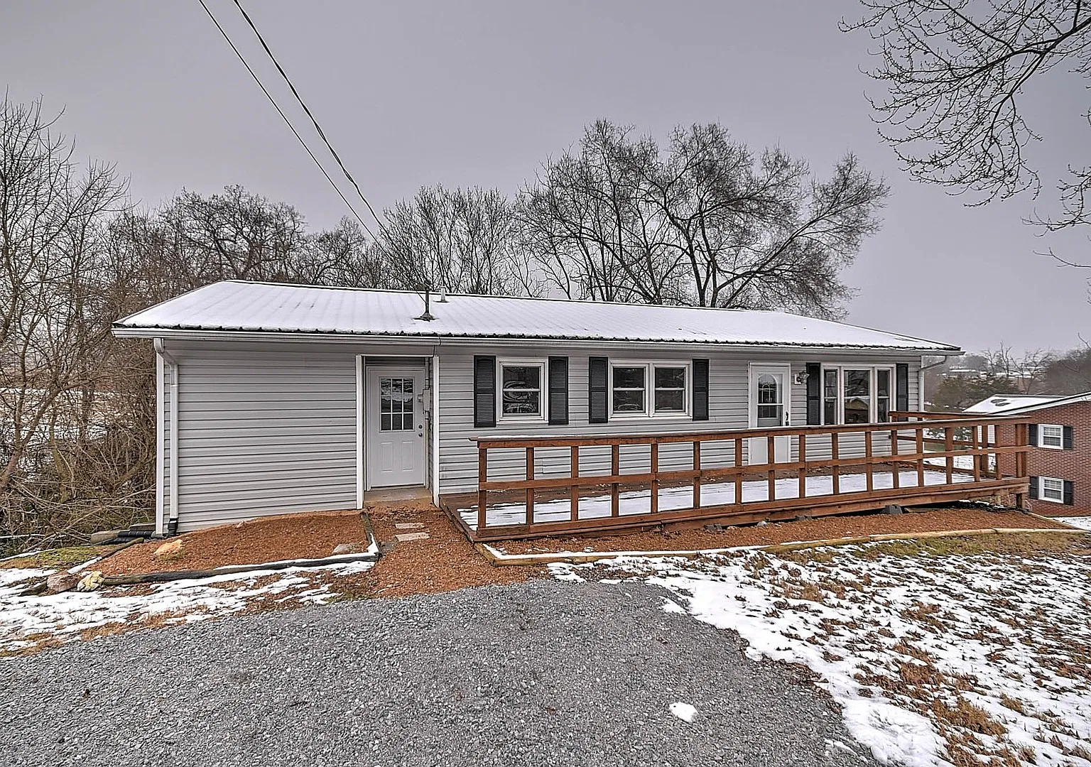 110 Ridgeview Drive — Photo 1