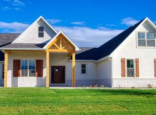 22 Club House Dr, Sheridan, WY 82801