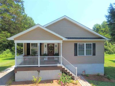 505 S Lakeshore Dr, Louisa, VA, 23093