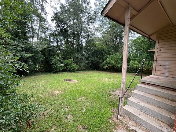 3rd image of 2081 Knightsbridge Rd