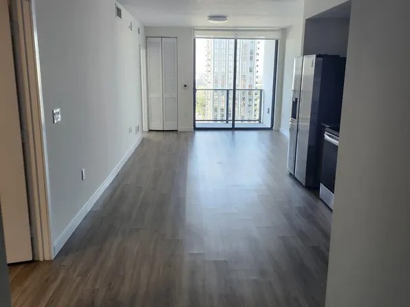 51 NW 5th St #2028, Miami, FL 33136