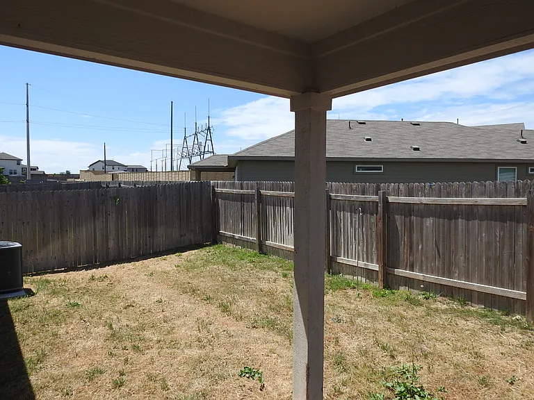 621 Callahan Ln — Photo 22