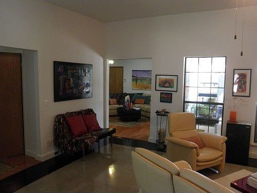 4th image of 2520 Belmont Pl