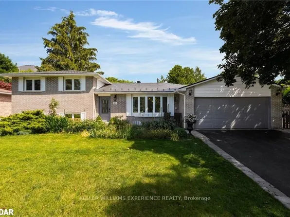 28 Larry St, Caledon, ON L7C 1K8