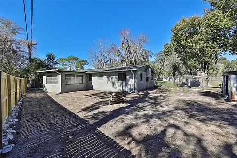7250 Cedar Point Dr — Photo 3