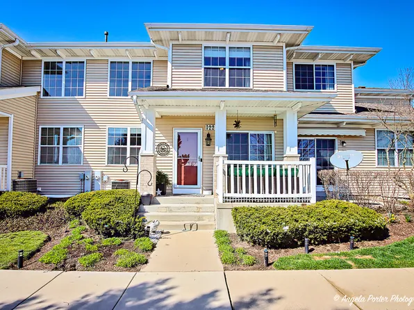 1222 Walnut Glen Dr #7C, Crystal Lake, IL 60014