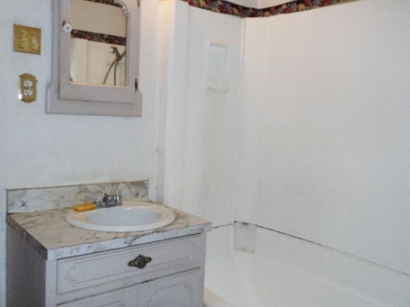 4th image of 13588 W 64th St
