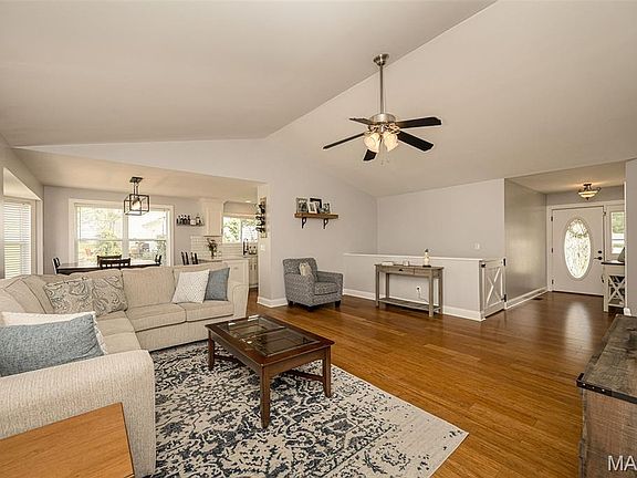 5th image of 179 Cherrywood Parc Dr