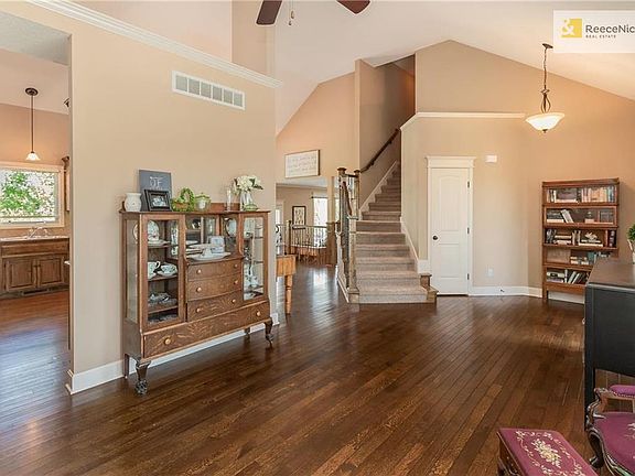 5th image of 13025 NW Hawthorne Dr