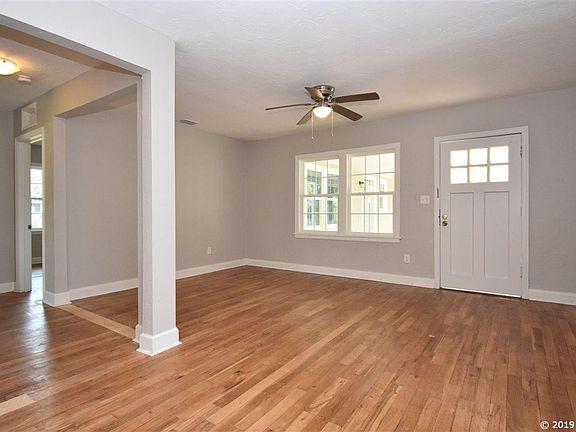 3rd image of 305 NE 9th St APT 4