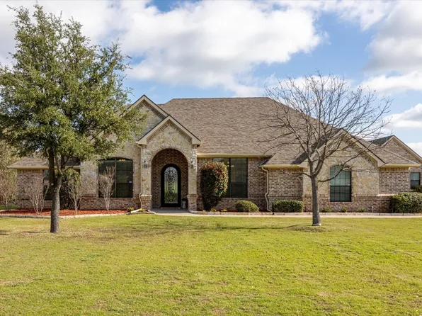 2302 E Emerald Bend Ct, Granbury, TX 76049