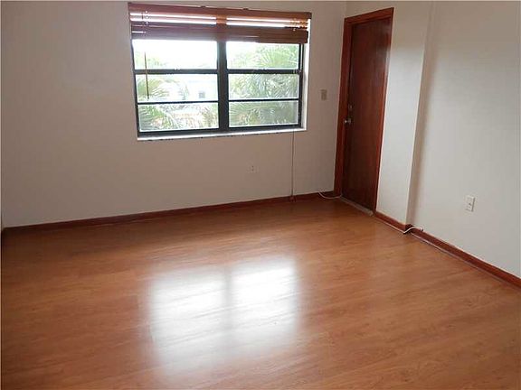 5th image of 9022 NE 8th Ave APT 3M