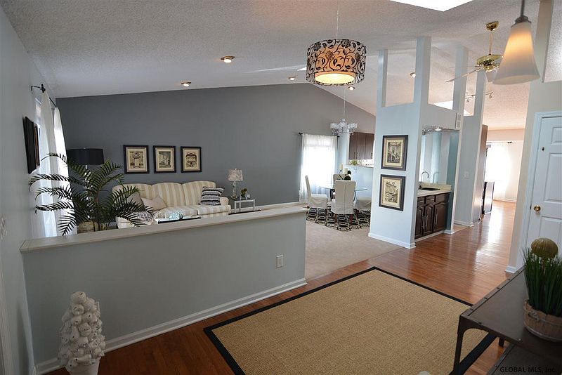 2nd image of 57 LOUDONWOOD EAST Drive