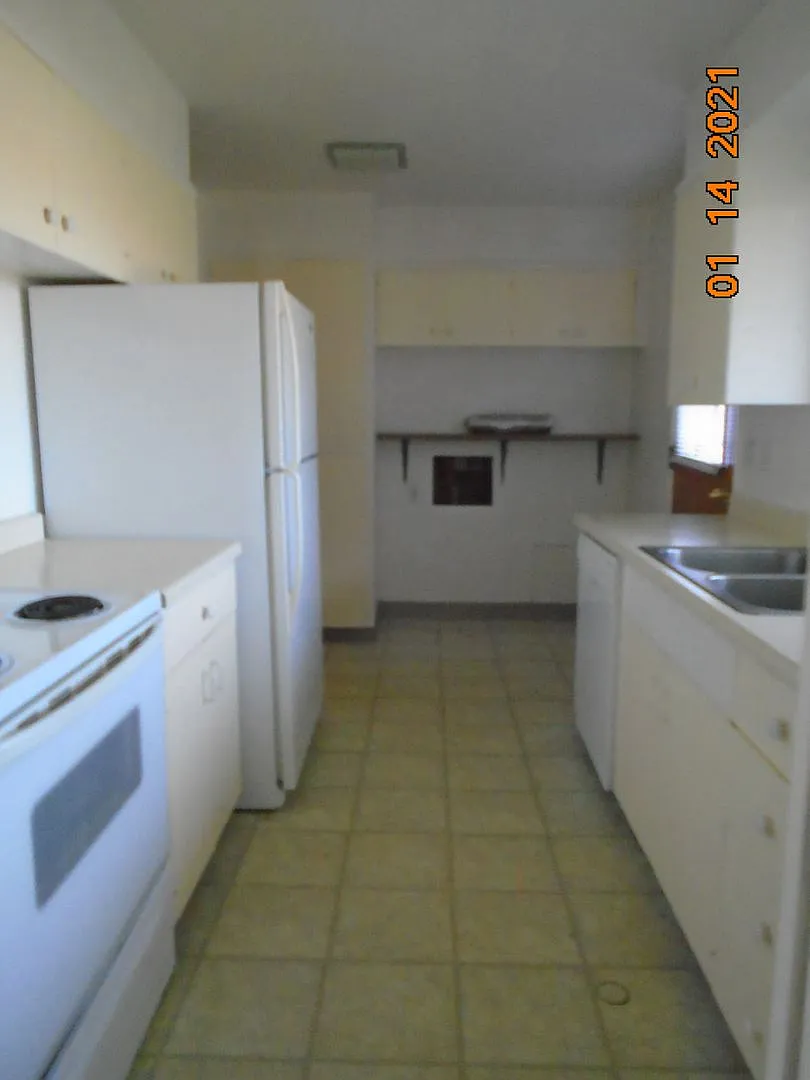OWN881 — Photo 3