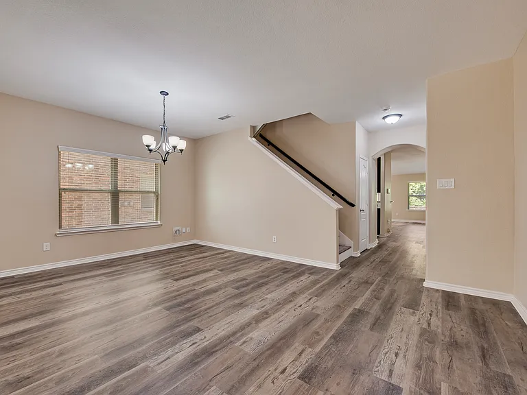 1900 Abby Creek Dr — Photo 7